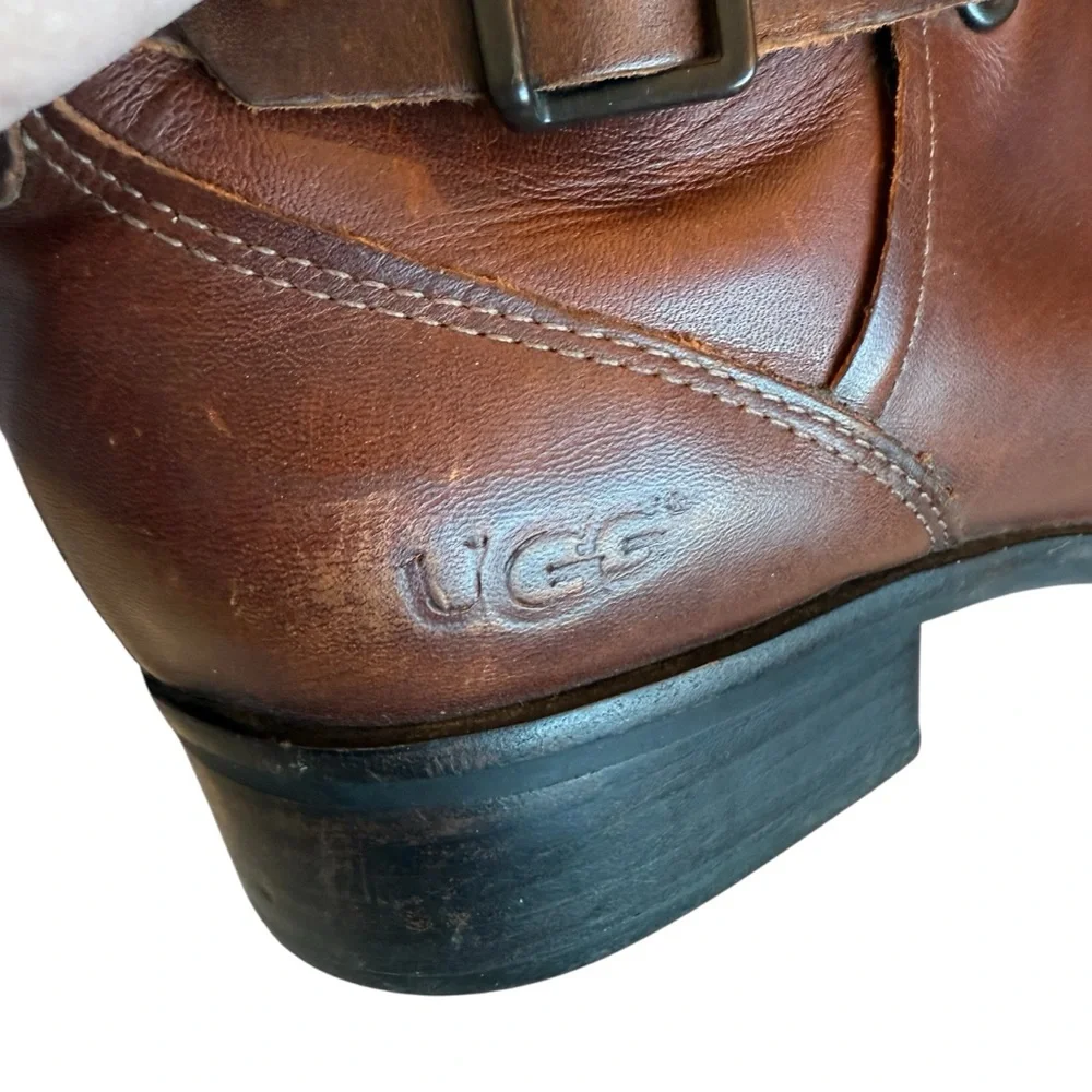 UGG Women's Barnett Brown Ankle‎ Boots